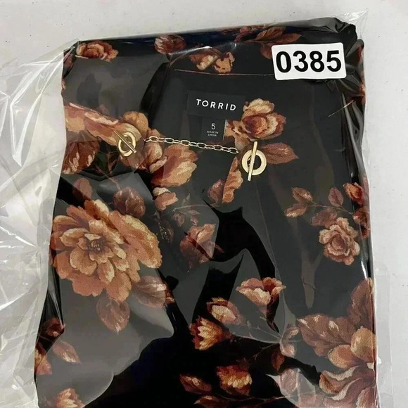 Torrid 5XL Womens Black Floral Print Crepe Chain Detail Blouse 3/4 Sleeves Boho - Picture 16 of 16
